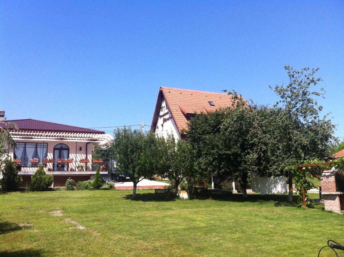 Villa Siret Sendreni Bagian luar foto